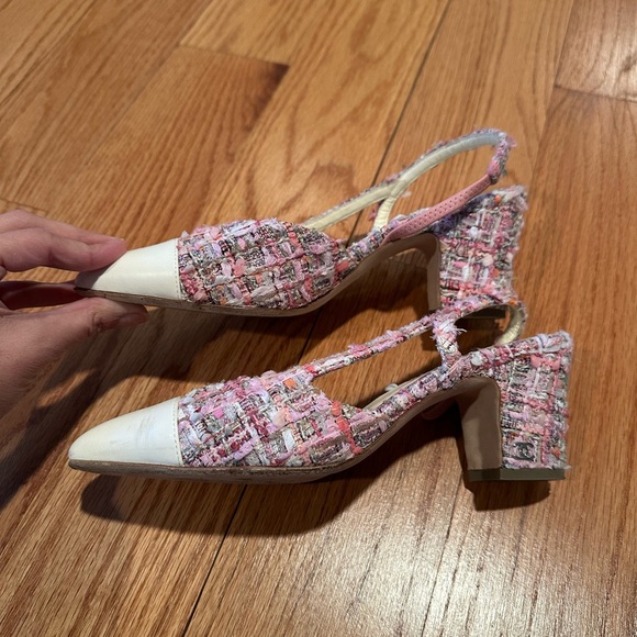 Chanel Tweed Slingback - Picture 4 of 5